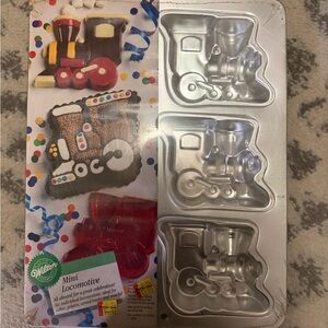 Wilton Train-Themed Cake Mold Set